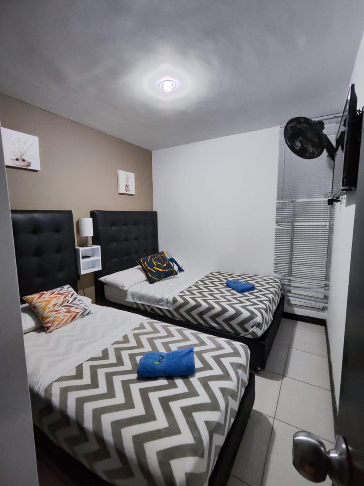 Apartamento Cerca Parque Del Cafe Con Piscina Монтенегро Екстериор снимка